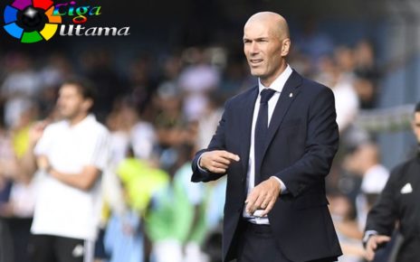 Real Madrid Menang, Zidane Tetap Tersiksa Selama 72 Menit