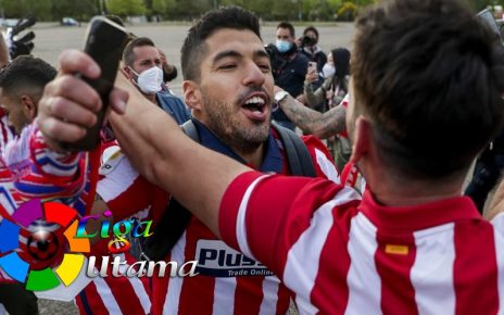 Luis Suarez Ikut Pesta di Jalanan Bersama Fans Atletico