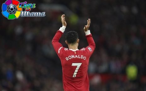 Cristiano Ronaldo Bisa Paksa MU Beli 3 Pemain Baru